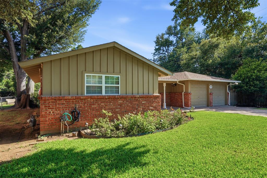 509 Patricia Road Hurst, TX 76053 - Photo 3 of 24