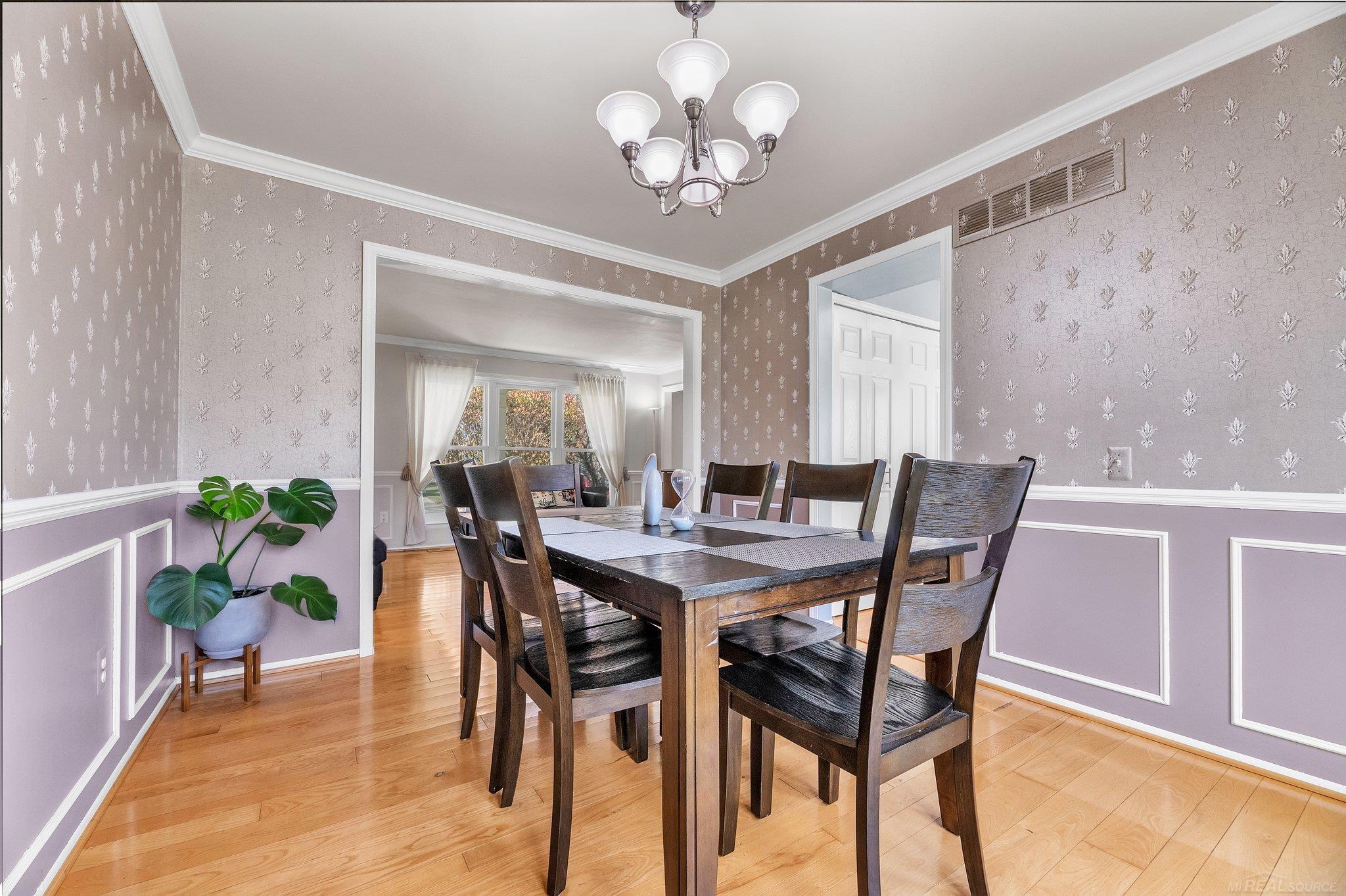 1636 Ridgecrest Rochester, MI 48306 - Photo 6 of 25 50127747-5.JPG