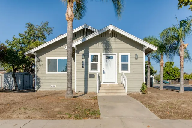 $350,000 | 2004 Wilson Street, Selma, CA 93662