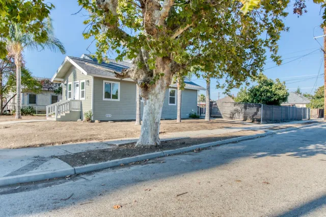 $350,000 | 2004 Wilson Street, Selma, CA 93662