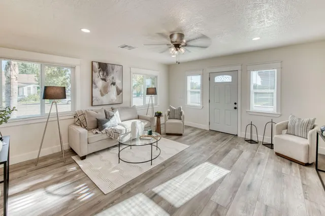 $350,000 | 2004 Wilson Street, Selma, CA 93662