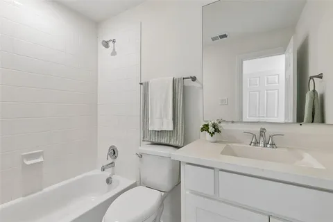 $639,900 | 1729 Boxwood Row Drive, Aubrey, TX 76227