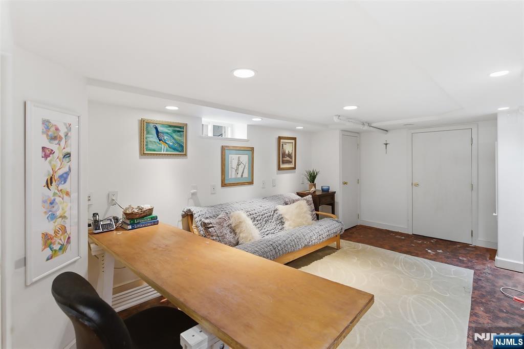 64 Davis Avenue Hackensack, NJ 07601 - Photo 15 of 33