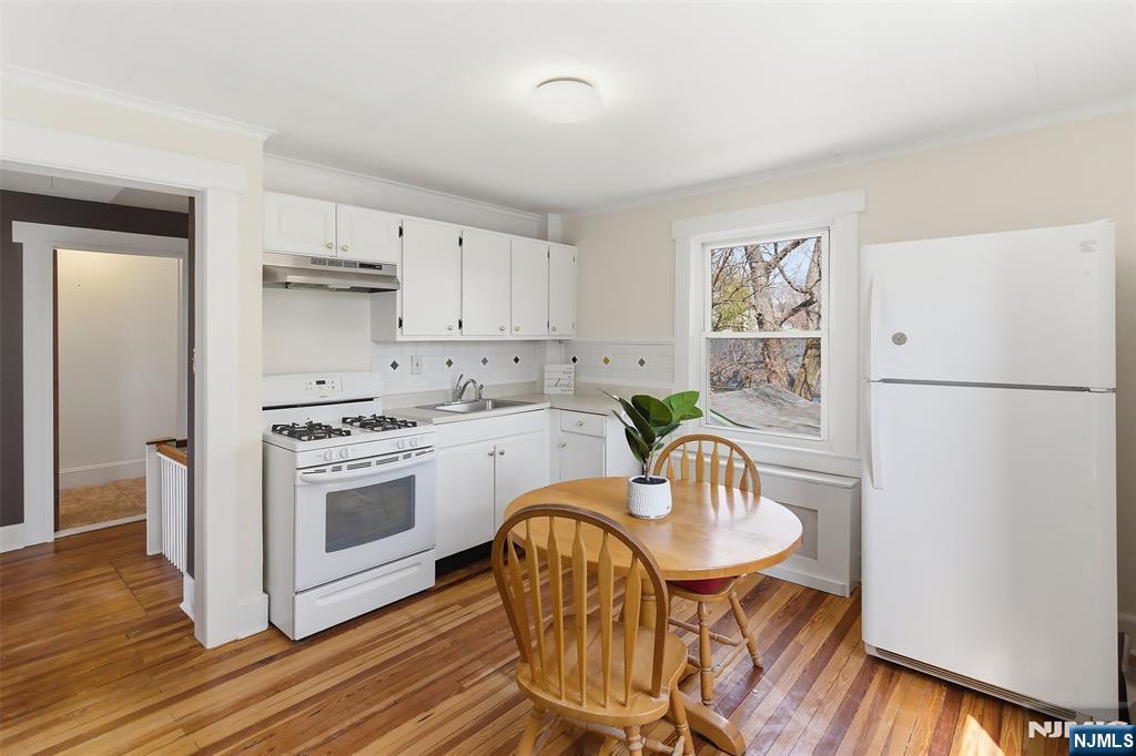 64 Davis Avenue Hackensack, NJ 07601 - Photo 17 of 33