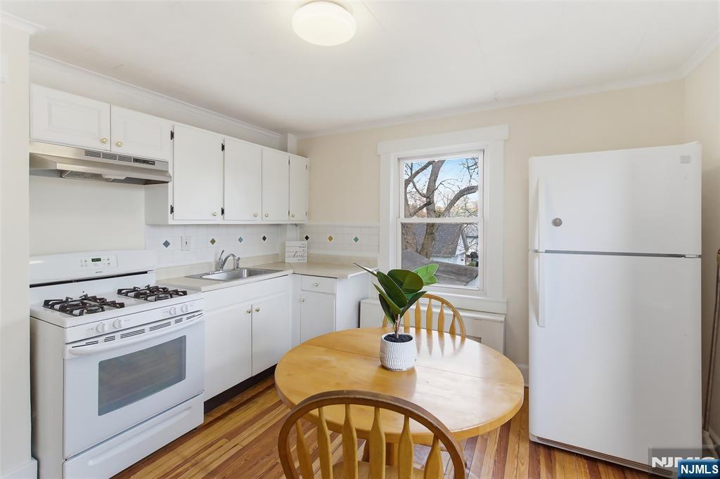 64 Davis Avenue Hackensack, NJ 07601 - Photo 18 of 33