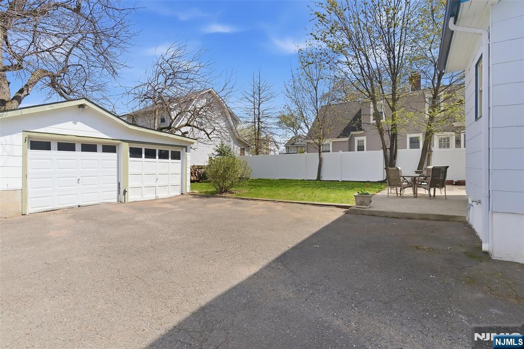 64 Davis Avenue Hackensack, NJ 07601 - Photo 31 of 33