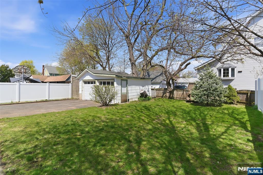 64 Davis Avenue Hackensack, NJ 07601 - Photo 32 of 33