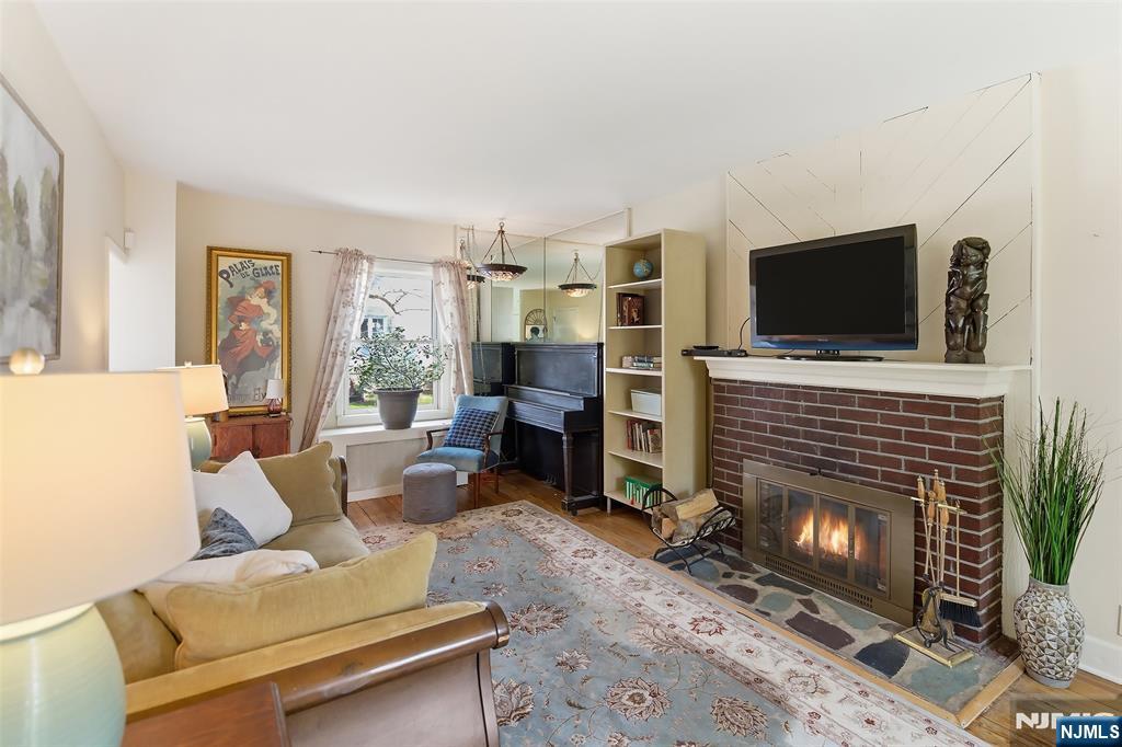 64 Davis Avenue Hackensack, NJ 07601 - Photo 6 of 33