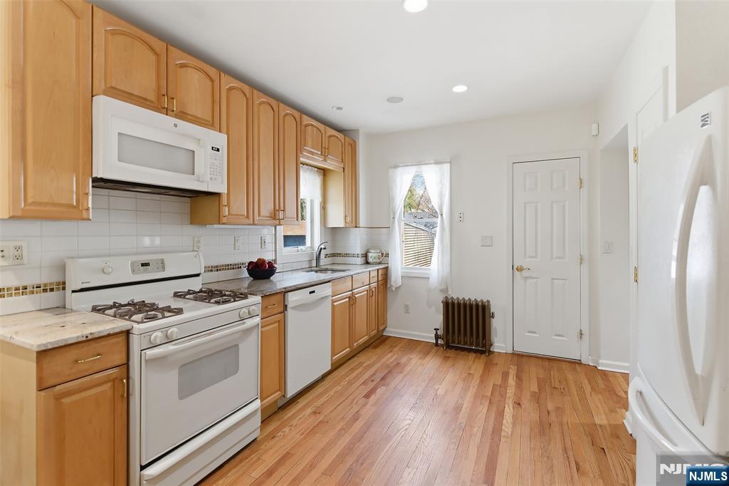 64 Davis Avenue Hackensack, NJ 07601 - Photo 10 of 33