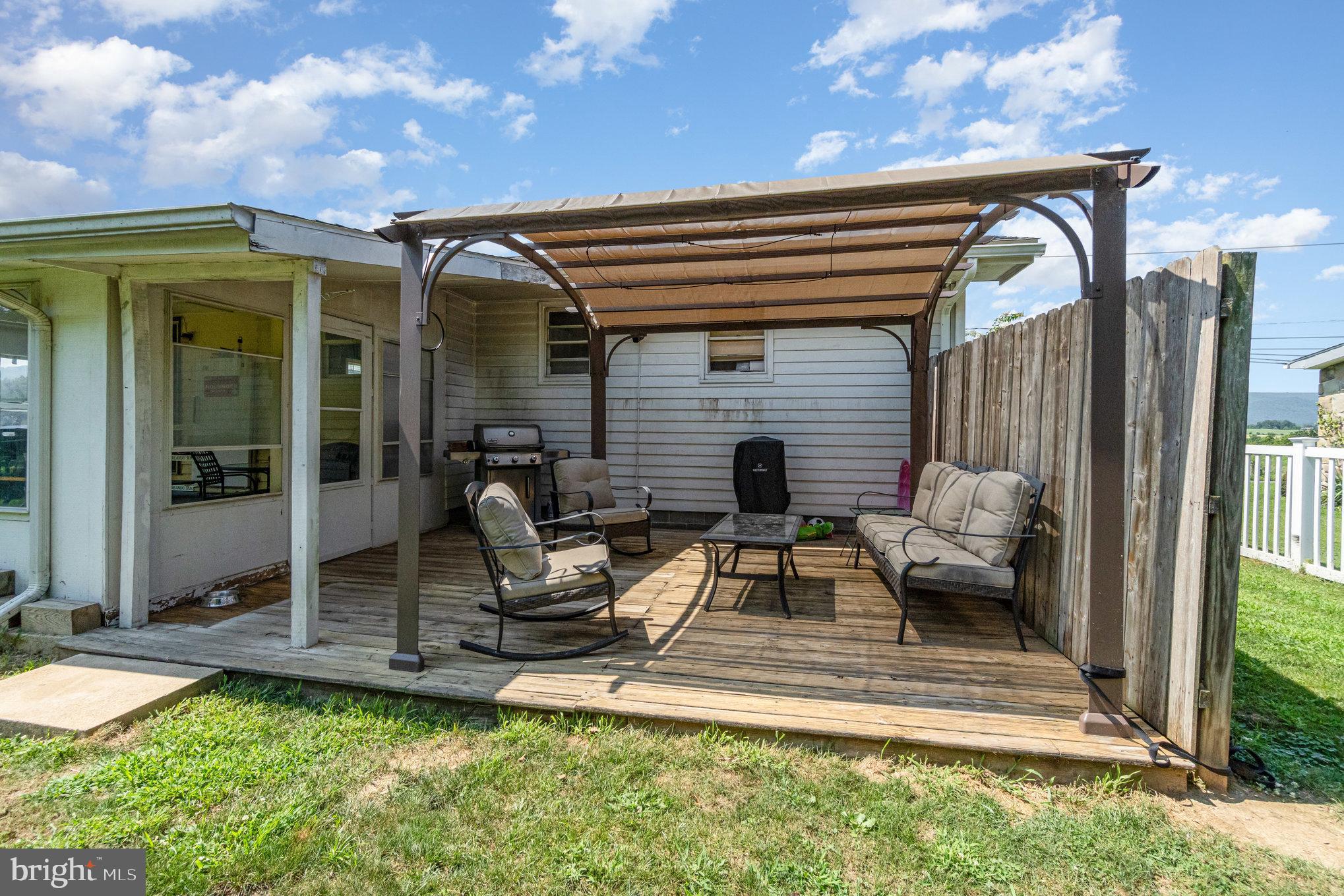 582 Loudon Road St. Thomas, PA 17252 - Photo 5 of 19 Entertainment area