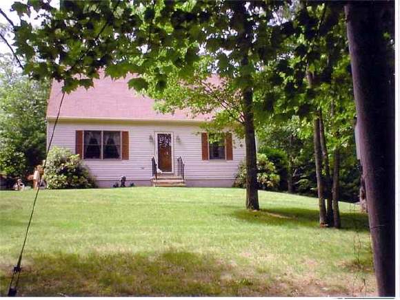 62 Jonathan Avenue Rochester, NH 03839 - Photo 1 of 5