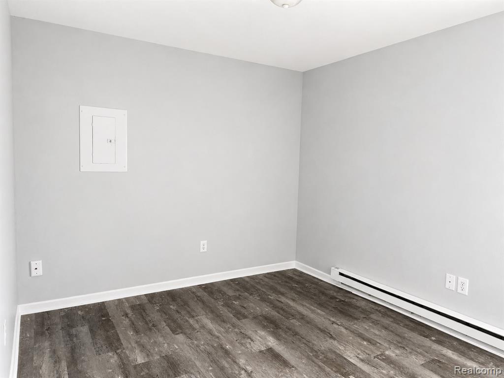 617 West Commerce Road Commerce Township, MI 48382 - Photo 5 of 16