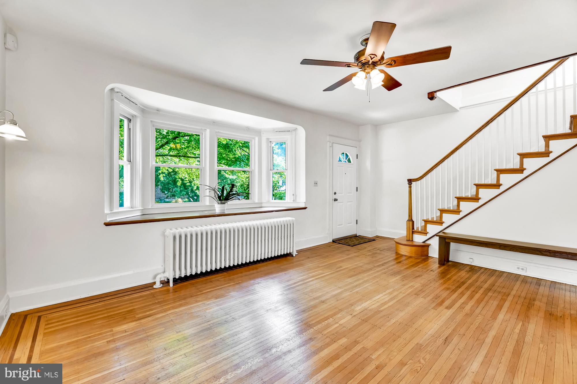 420 Westgate Road Baltimore, MD 21229 - Photo 3 of 30 Deep bay window provides centerpiece for LR!