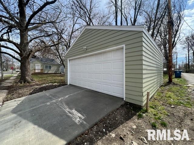 2201 South 12th Street Springfield, IL 62703 - Photo 17 of 20
