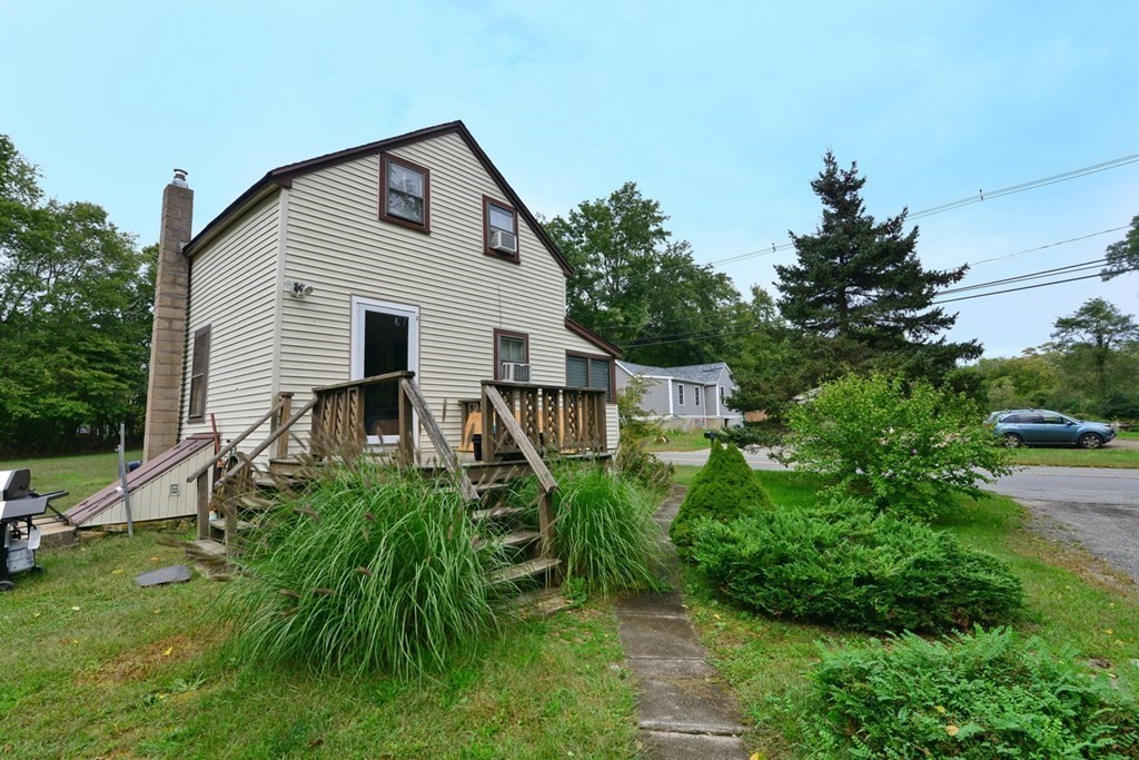 59 Main Road Westport, MA 02790 - Photo 2 of 26 Gallery Image 2
