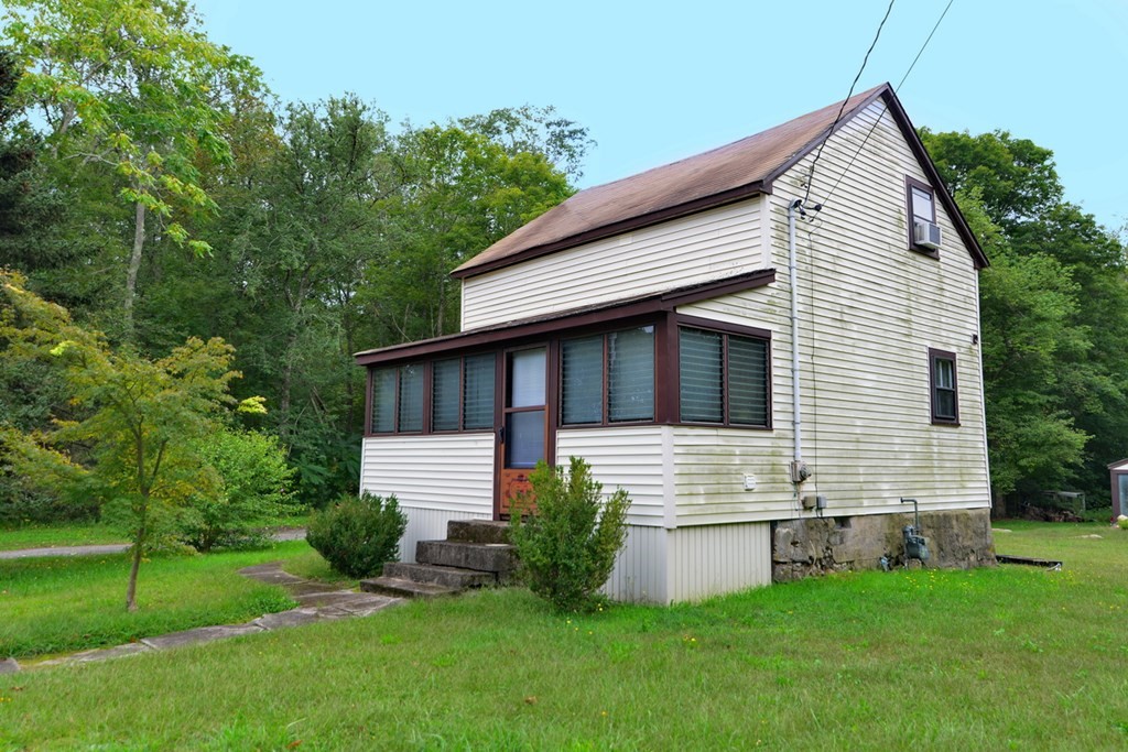 59 Main Road Westport, MA 02790 - Photo 3 of 26 Gallery Image 3