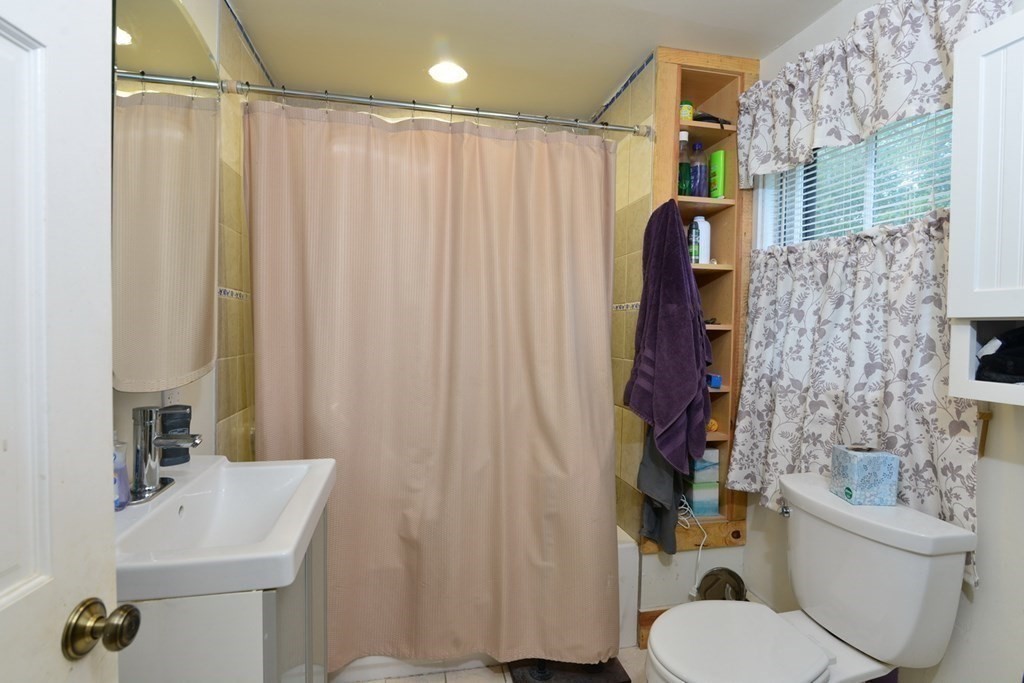 59 Main Road Westport, MA 02790 - Photo 8 of 26 Gallery Image 8