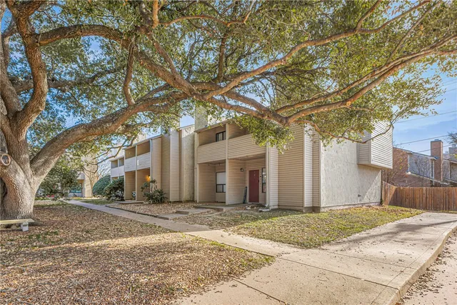 $159,900 | 1902 Dartmouth Street, Unit L4, College Station, TX 77840
