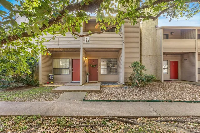 $159,900 | 1902 Dartmouth Street, Unit L4, College Station, TX 77840
