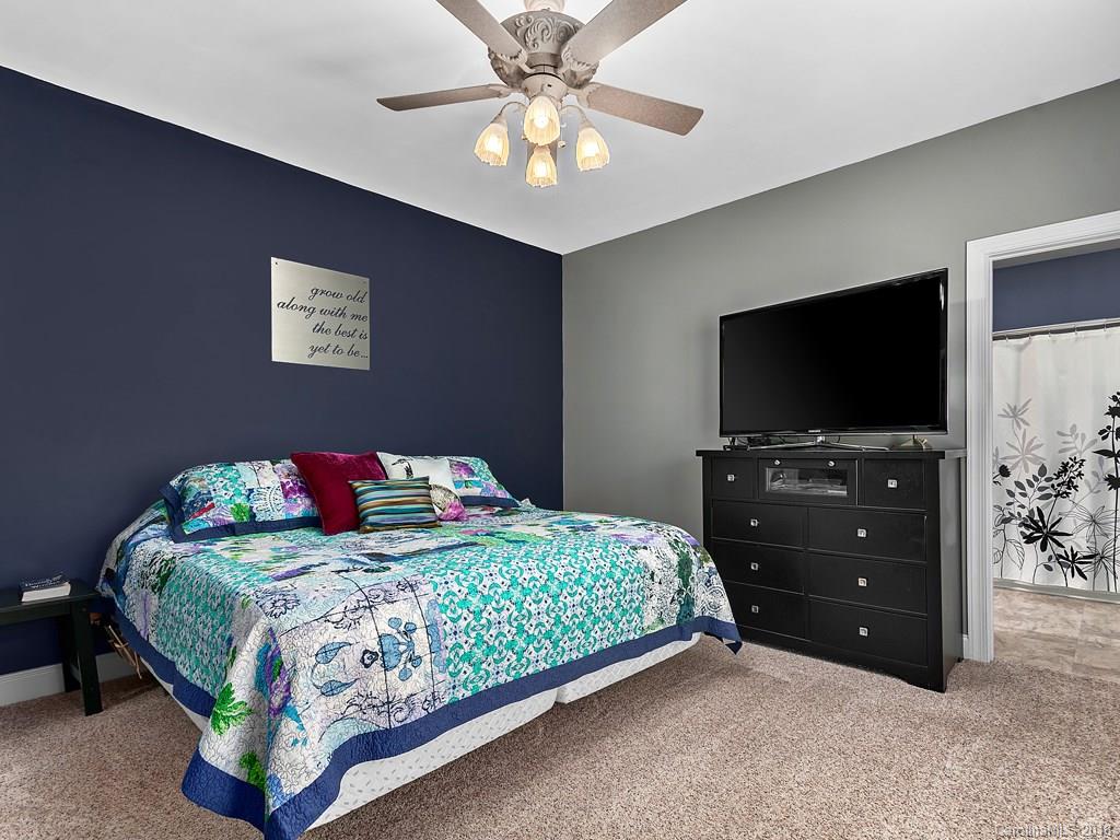 405 Loop Road Clyde, NC 28721 - Photo 6 of 12