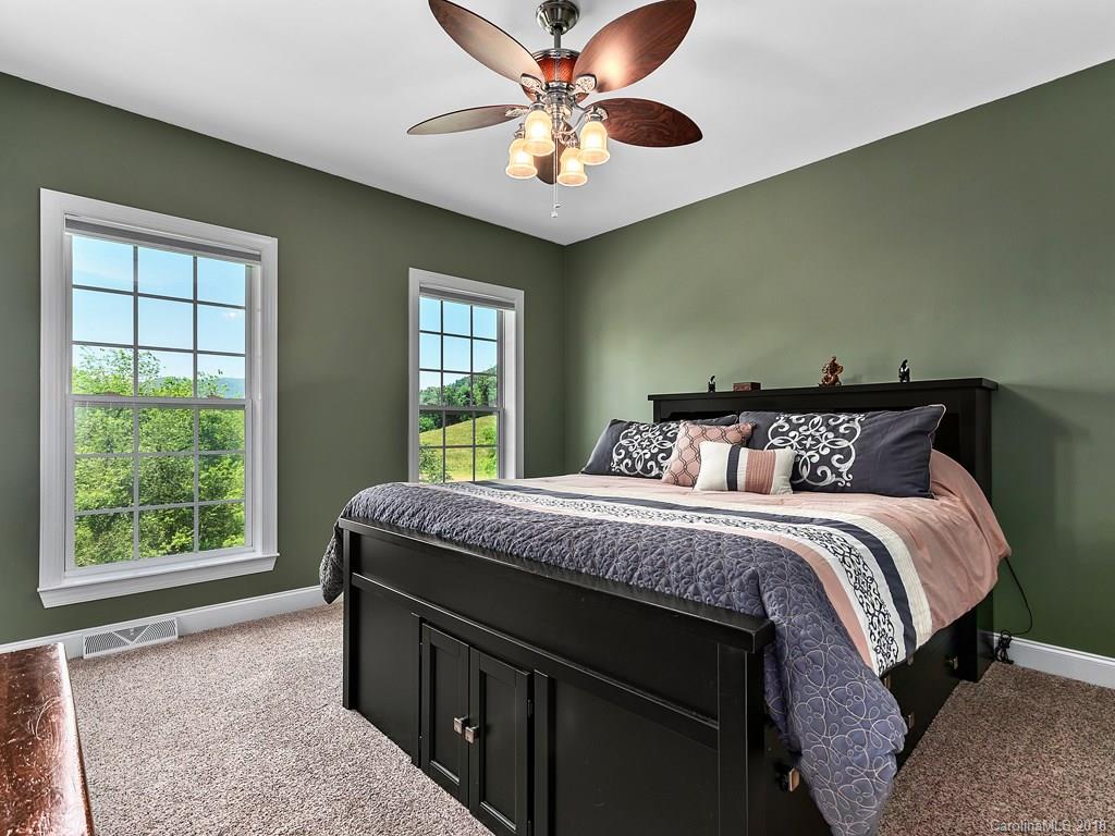 405 Loop Road Clyde, NC 28721 - Photo 8 of 12