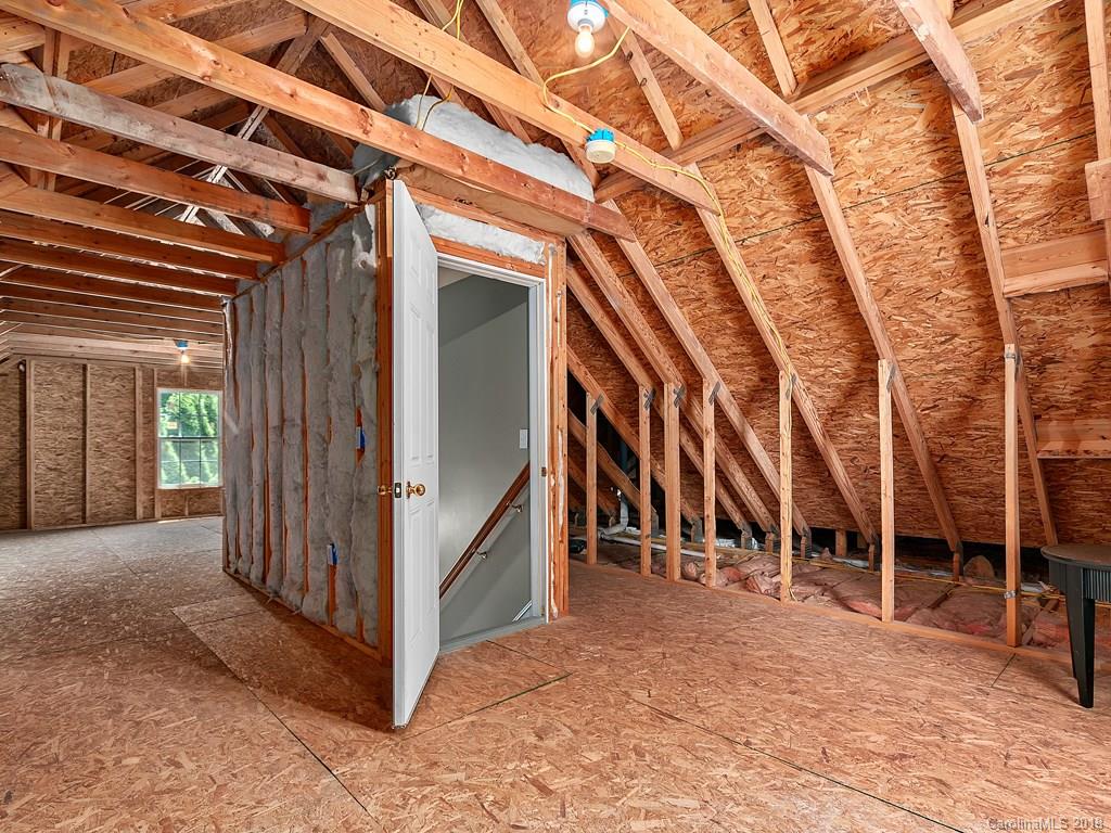 405 Loop Road Clyde, NC 28721 - Photo 10 of 12