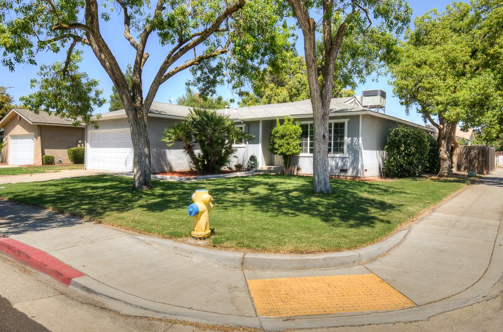 1645 Renn Avenue Clovis, CA 93611 - Photo 2 of 34 Gallery Image 2