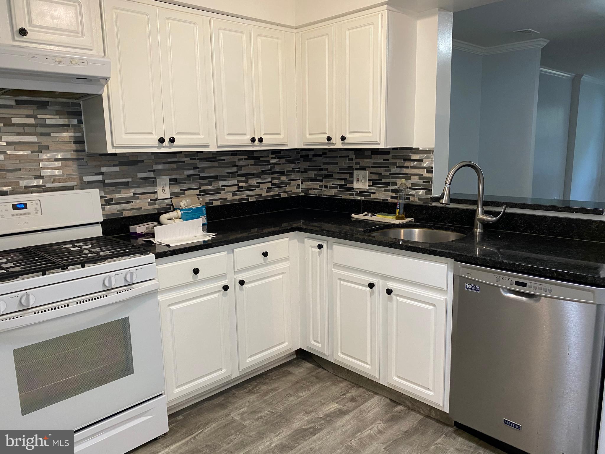 3815 Chesterwood Drive Silver Spring, MD 20906 - Photo 9 of 19 kitchen