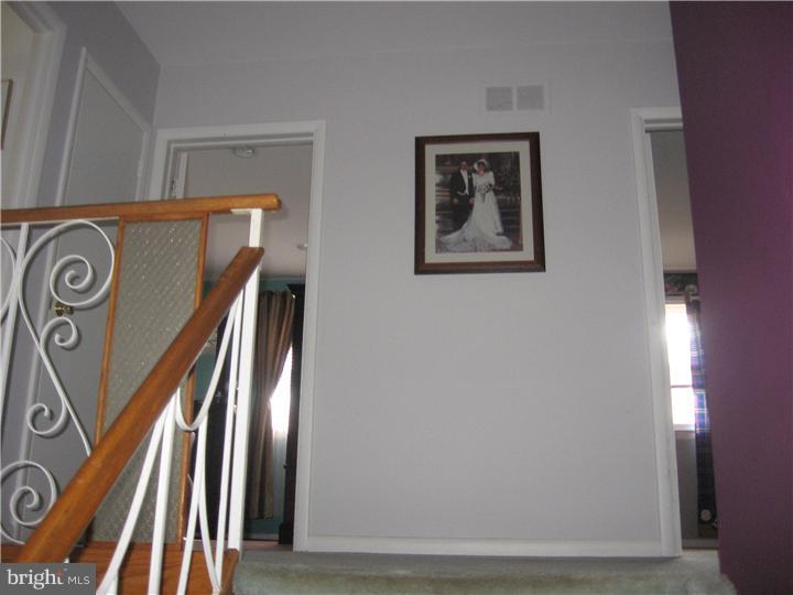 116 Greycourt Road Philadelphia, PA 19115 - Photo 12 of 18 Foyer
