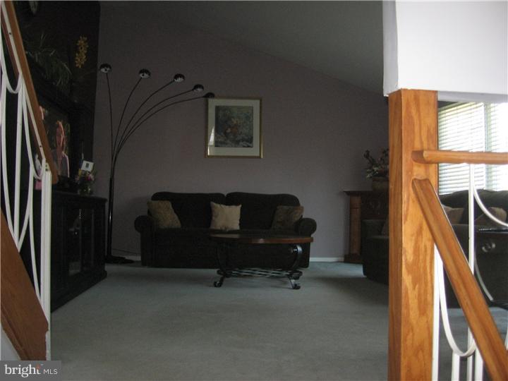 116 Greycourt Road Philadelphia, PA 19115 - Photo 8 of 18 Living Room