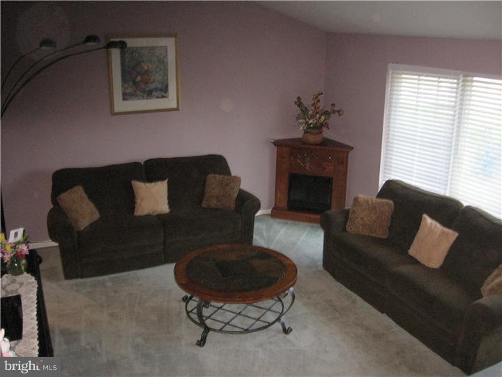 116 Greycourt Road Philadelphia, PA 19115 - Photo 10 of 18 Family Room