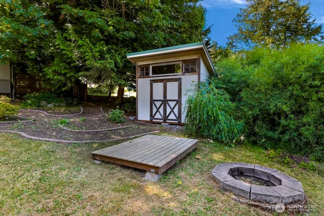 $434,900 | 2920 Cedar Avenue, Lummi Island, WA 98262