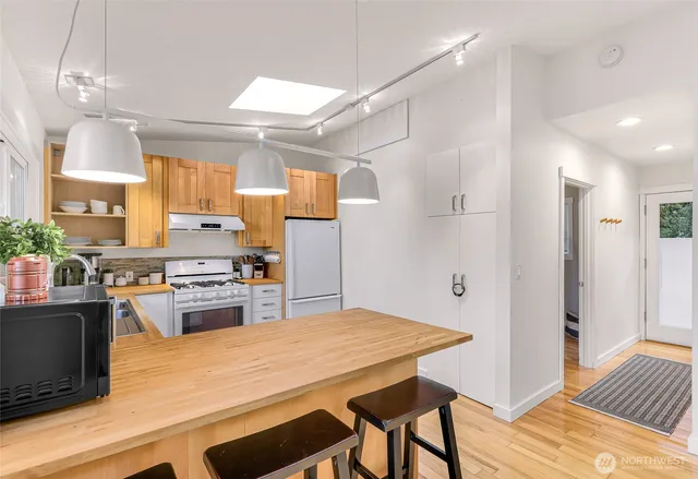 $434,900 | 2920 Cedar Avenue, Lummi Island, WA 98262