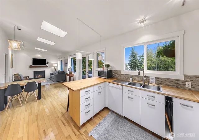 $434,900 | 2920 Cedar Avenue, Lummi Island, WA 98262