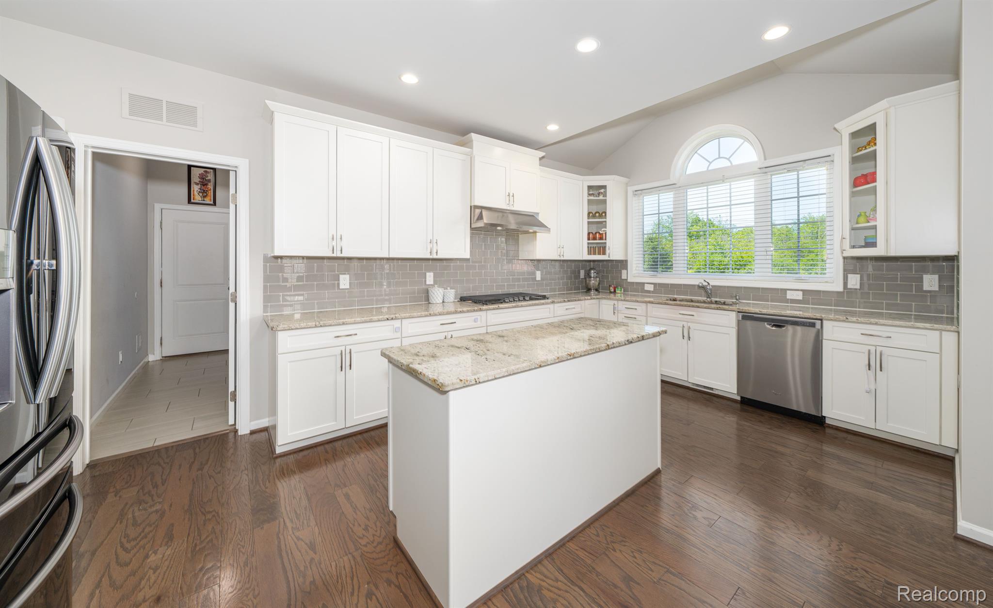 50918 Scarborough Road Canton, MI 48188 - Photo 9 of 35 Kitchen