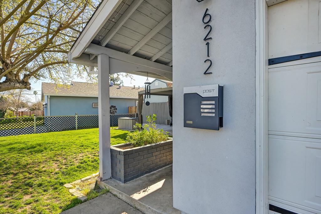 6212 Wildomar Way Carmichael, CA 95608 - Photo 5 of 40