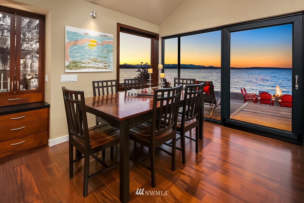 3207 Point Place Southwest Seattle, WA 98116 - Photo 8 of 25