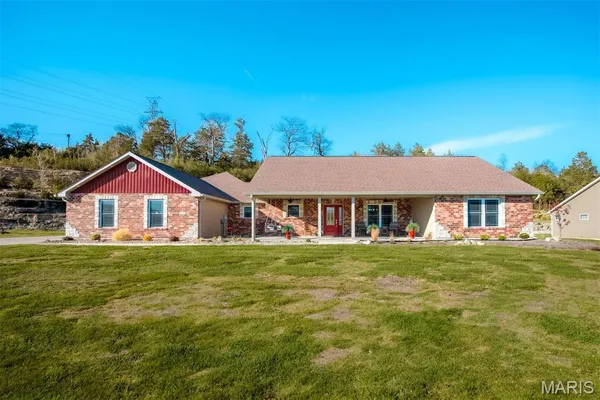 $515,000 | 3275 Echo Lake Drive, Byrnes Mill, MO 63025