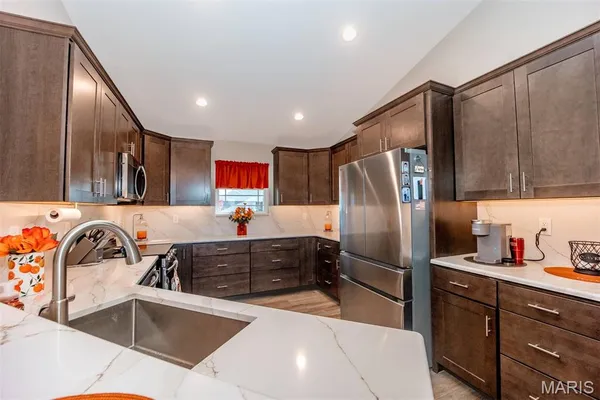 $515,000 | 3275 Echo Lake Drive, Byrnes Mill, MO 63025