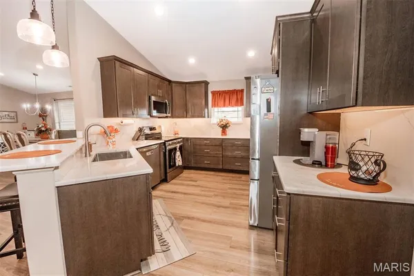 $515,000 | 3275 Echo Lake Drive, Byrnes Mill, MO 63025