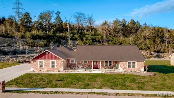 $515,000 | 3275 Echo Lake Drive, Byrnes Mill, MO 63025