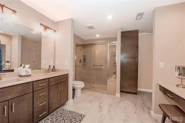 $515,000 | 3275 Echo Lake Drive, Byrnes Mill, MO 63025