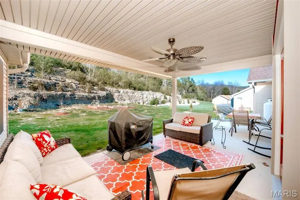 $515,000 | 3275 Echo Lake Drive, Byrnes Mill, MO 63025