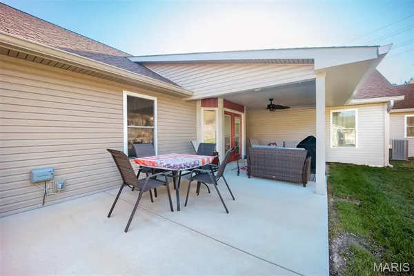 $515,000 | 3275 Echo Lake Drive, Byrnes Mill, MO 63025