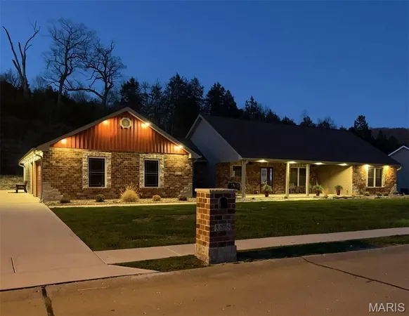 $515,000 | 3275 Echo Lake Drive, Byrnes Mill, MO 63025