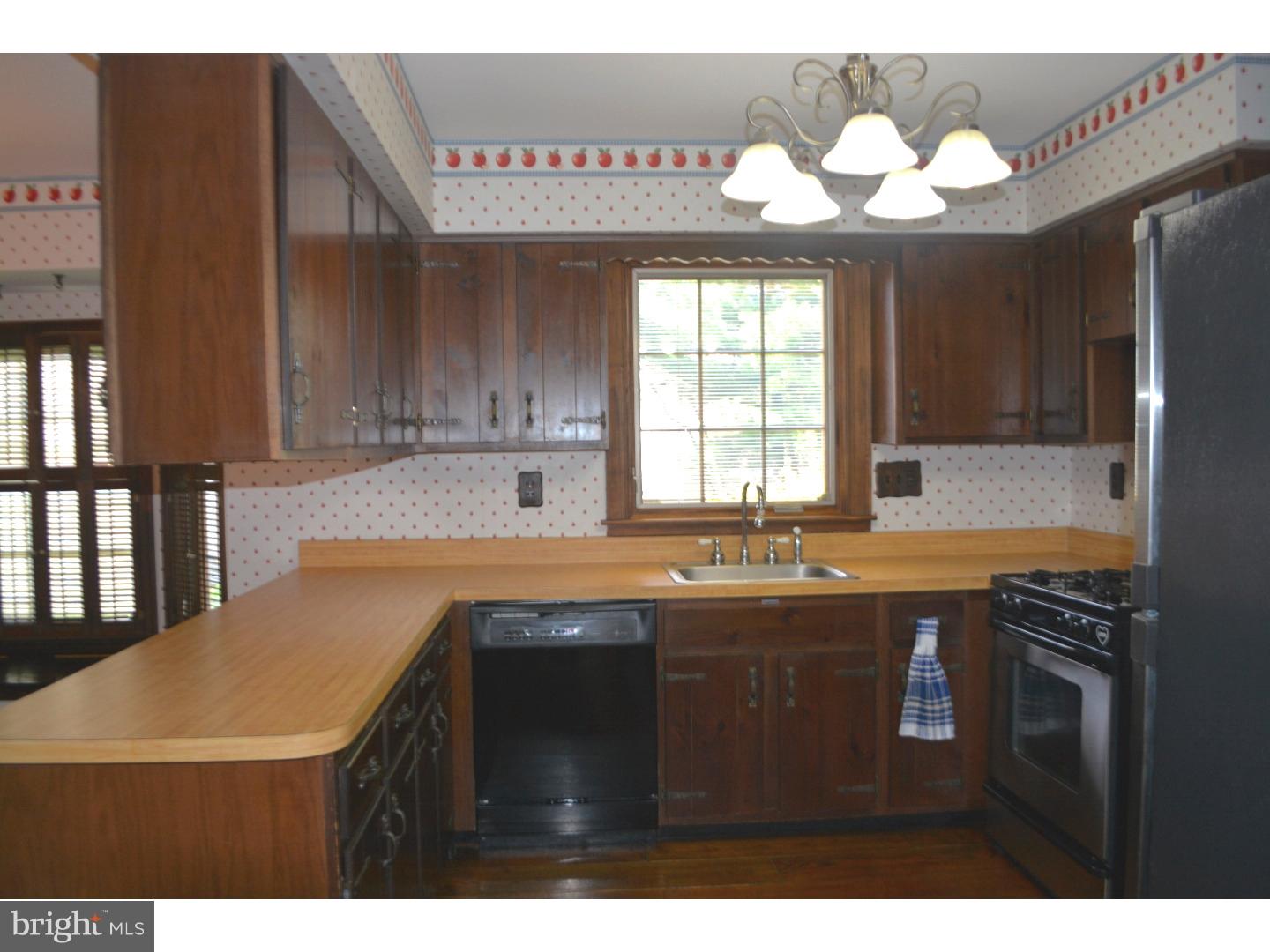 115 Redstone Ridge Woodbury, NJ 08096 - Photo 7 of 20 Kitchen