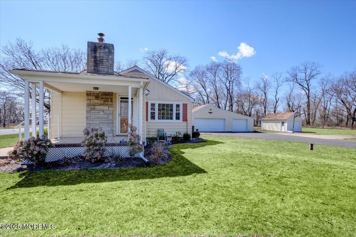100 Monmouth Road Freehold, NJ 07728 - Photo 22 of 27 22-Porch