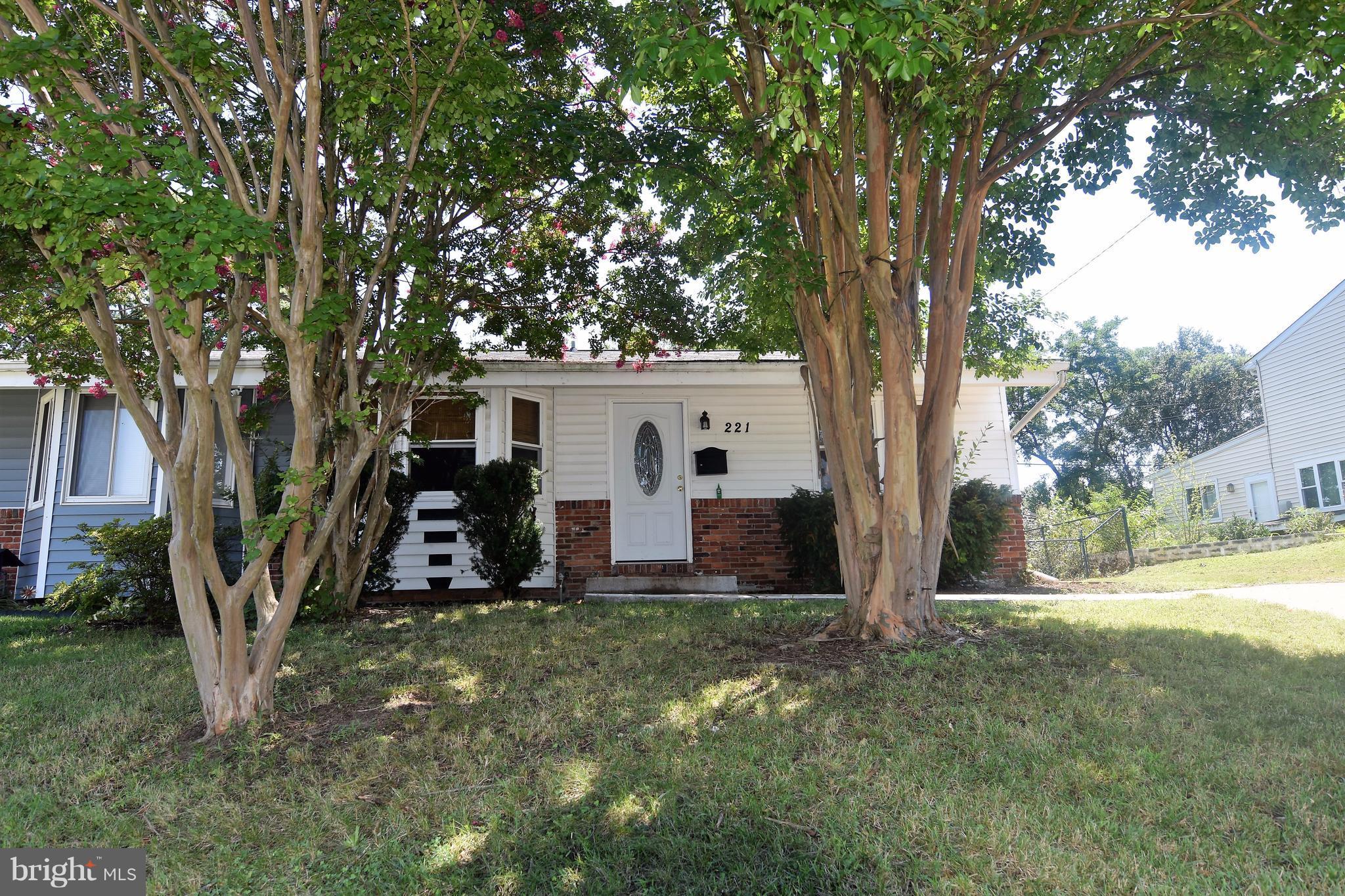 221 Dunlap Road Pasadena, MD 21122 - Photo 3 of 30 Exterior (Front)