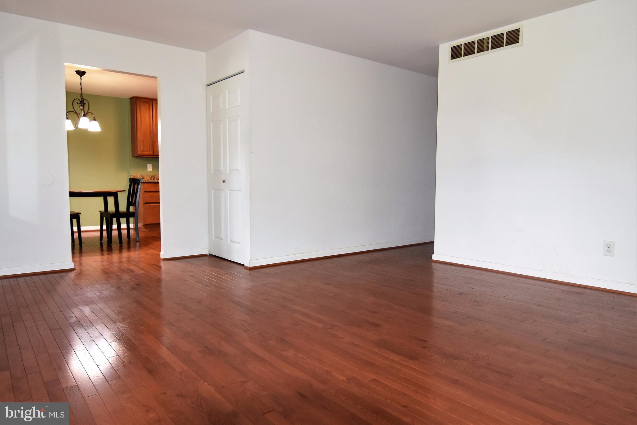 221 Dunlap Road Pasadena, MD 21122 - Photo 7 of 30 Living Room 14x16