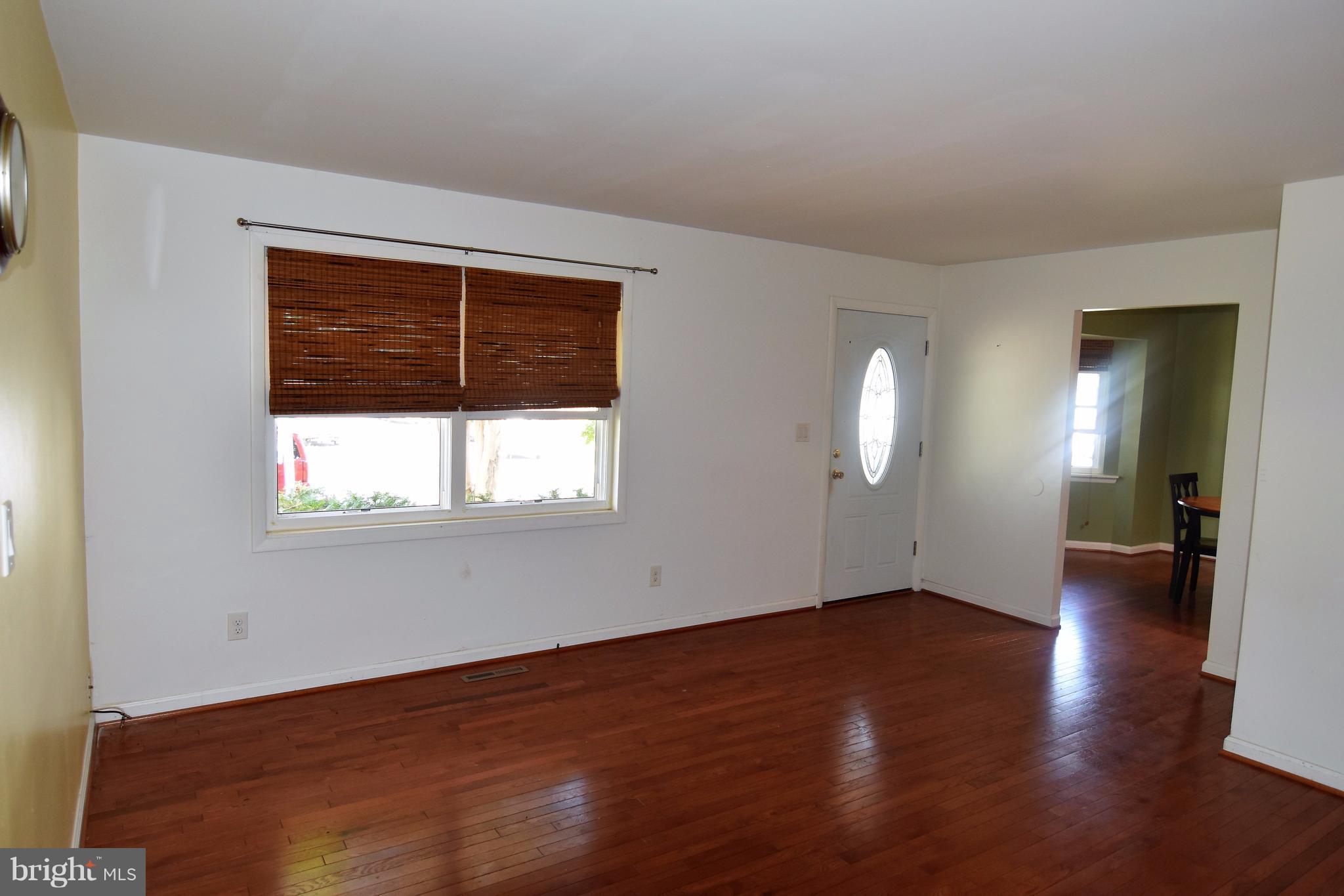 221 Dunlap Road Pasadena, MD 21122 - Photo 9 of 30 14x16 Living Room